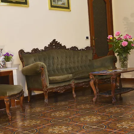 Sole Dell'etna Bed & Breakfast